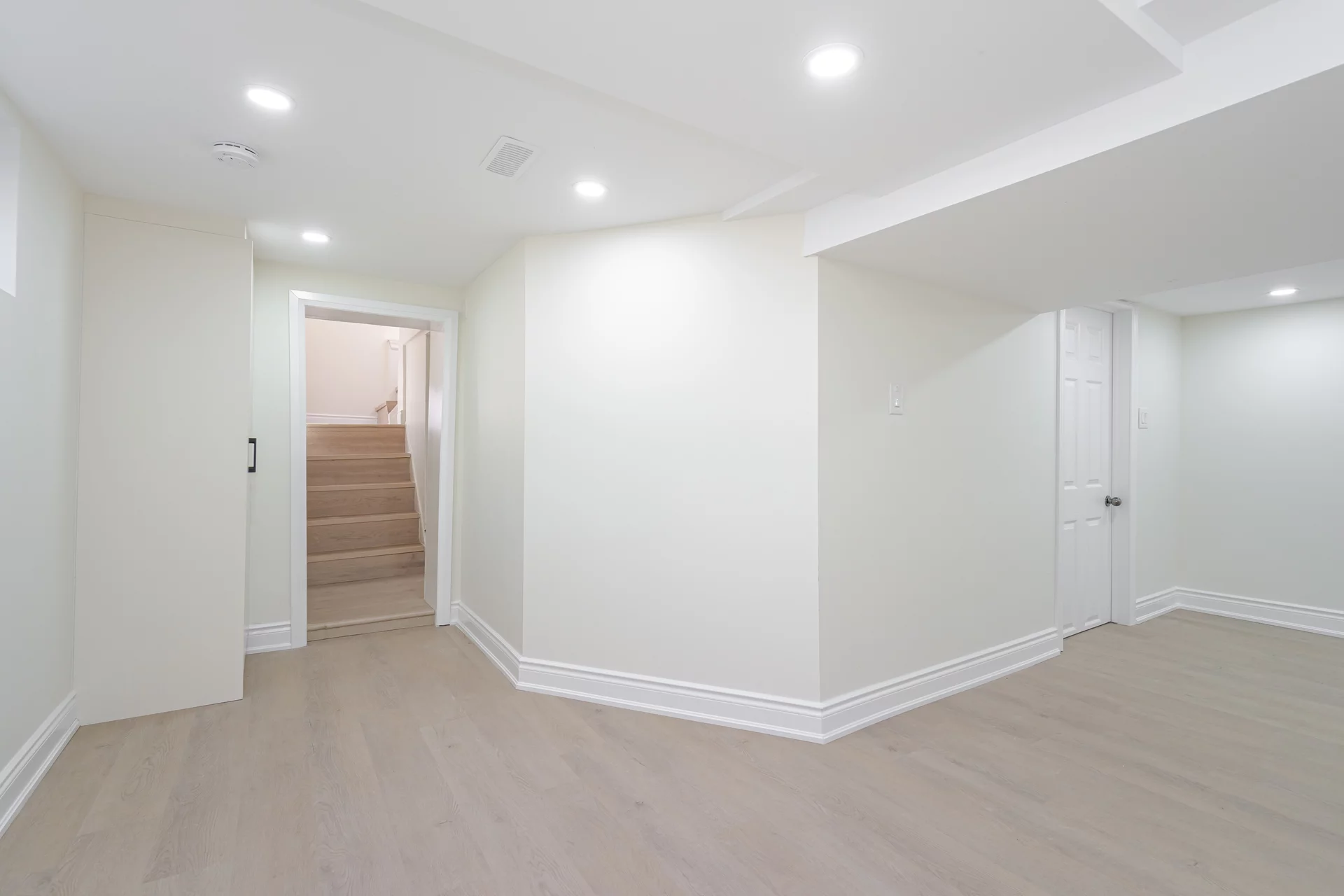 139 Gladstone Avenue, Oshawa - photo 25