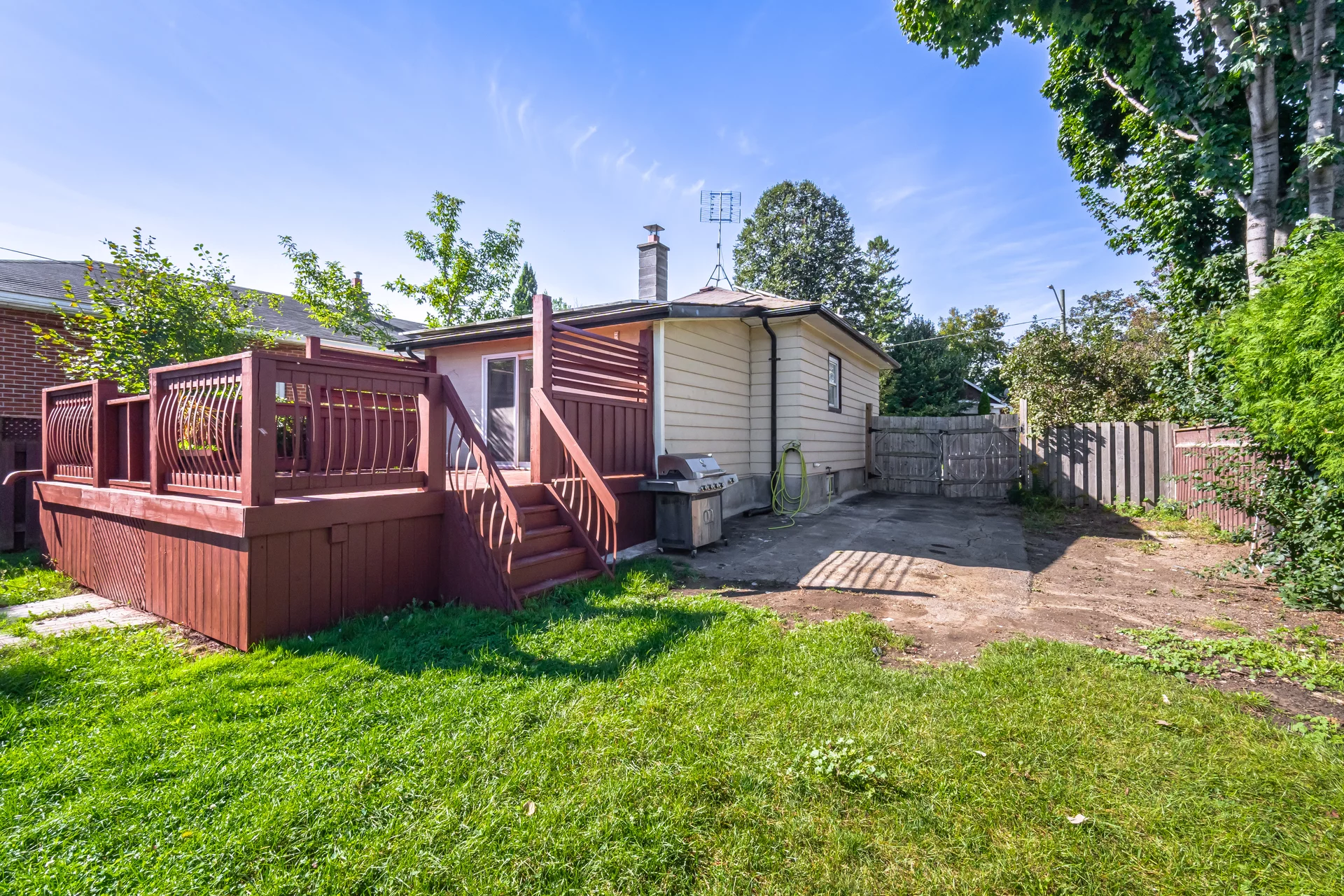 139 Gladstone Avenue, Oshawa - photo 37