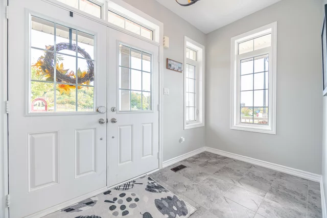 2 Hackett Street, East Gwillimbury - photo 18