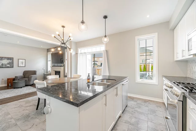 2 Hackett Street, East Gwillimbury - photo 32