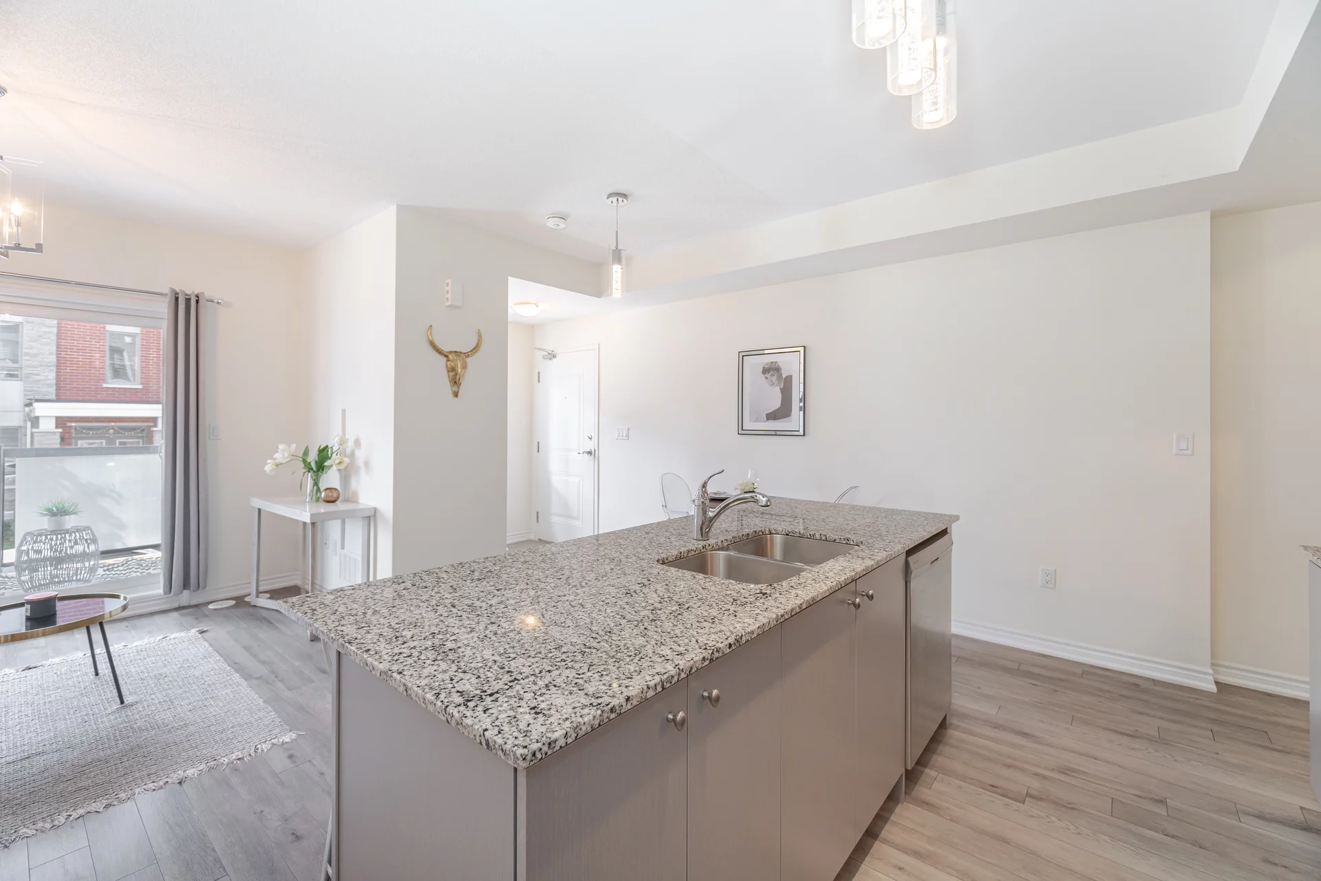 3136974