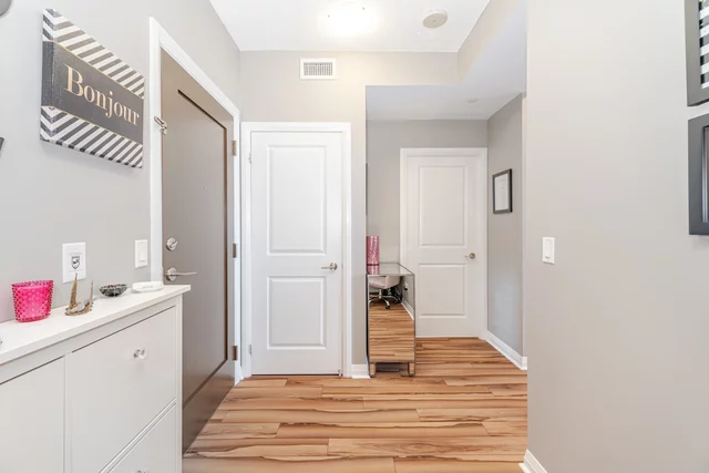 #803-55 Eglinton Avenue West, Mississauga - photo 13