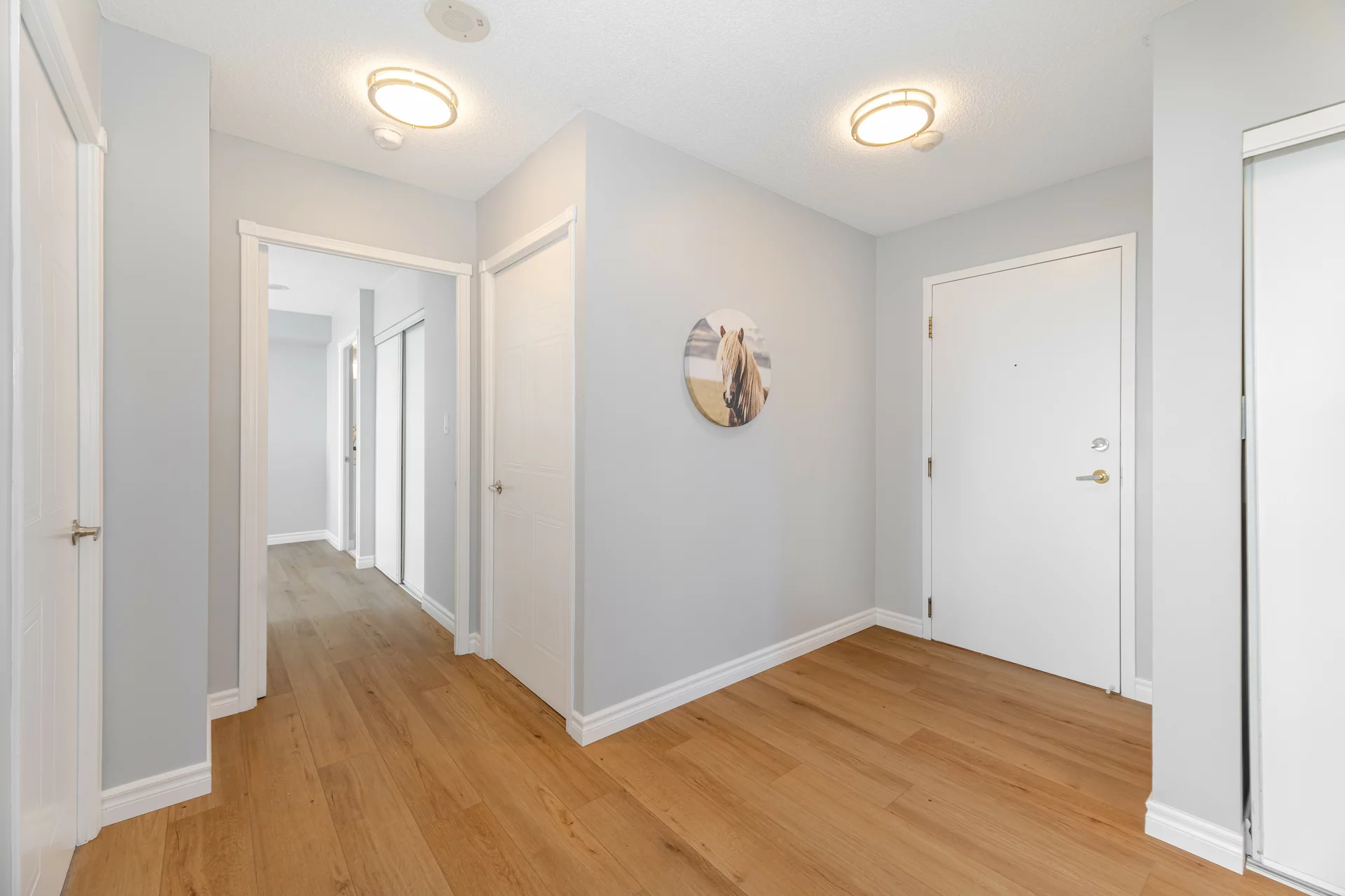 3140563