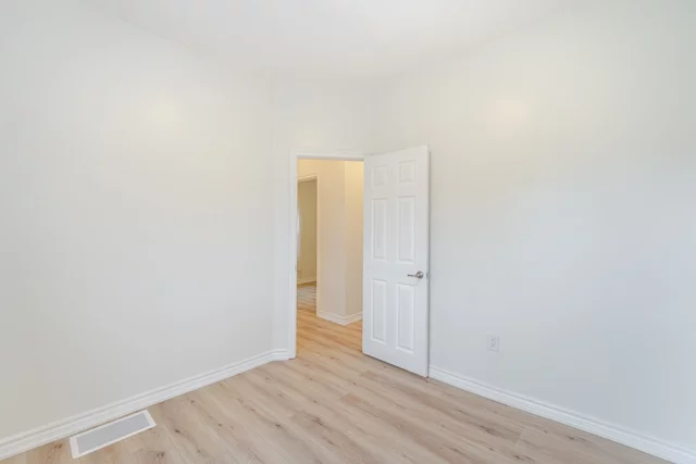 35 Britannia Avenue, Hamilton - photo 23