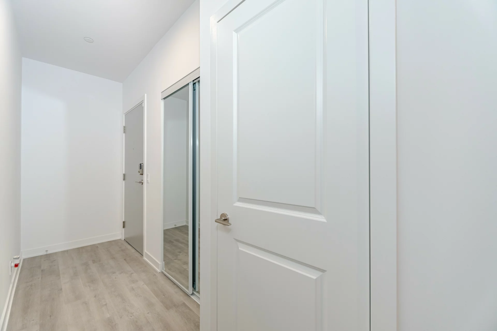 #B226-50 Upper Mall Way, Vaughan - photo 4