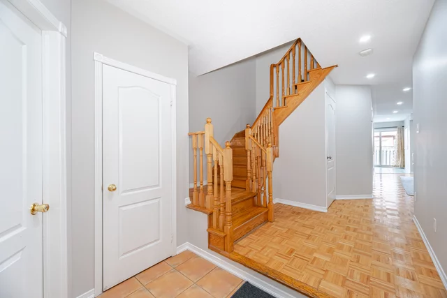 18 Monaco Court, Brampton - photo 5