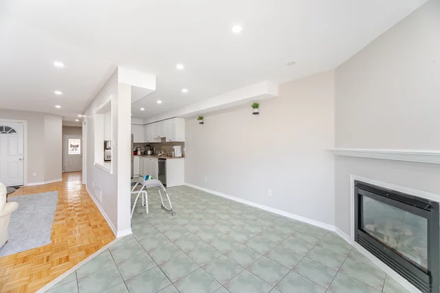 18 Monaco Court, Brampton - photo 11