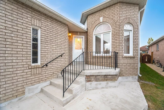 10 Albiwoods Trail, Bolton - photo 3