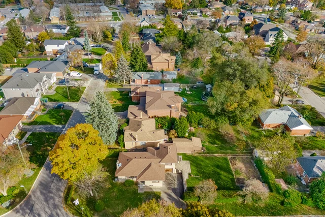 27 Alma Drive, Etobicoke - photo 2
