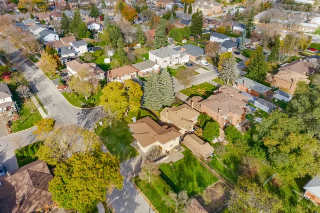 27 Alma Drive, Etobicoke - photo 3
