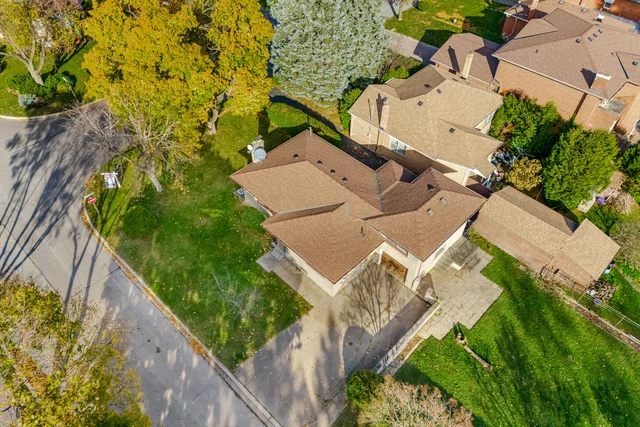 27 Alma Drive, Etobicoke - photo 7