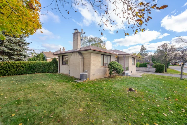 27 Alma Drive, Etobicoke - photo 13