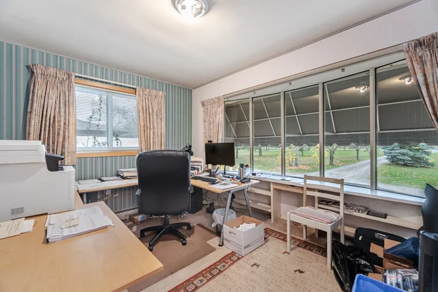 805 Ridge Road, Hamilton - photo 36