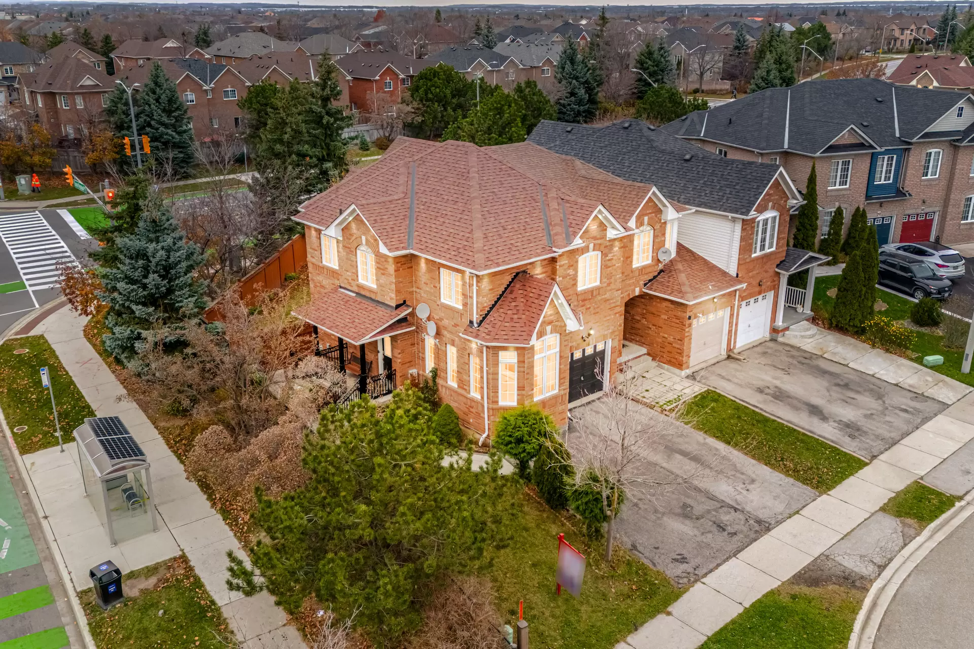 76 Thunderbird Trail, Brampton - photo 2