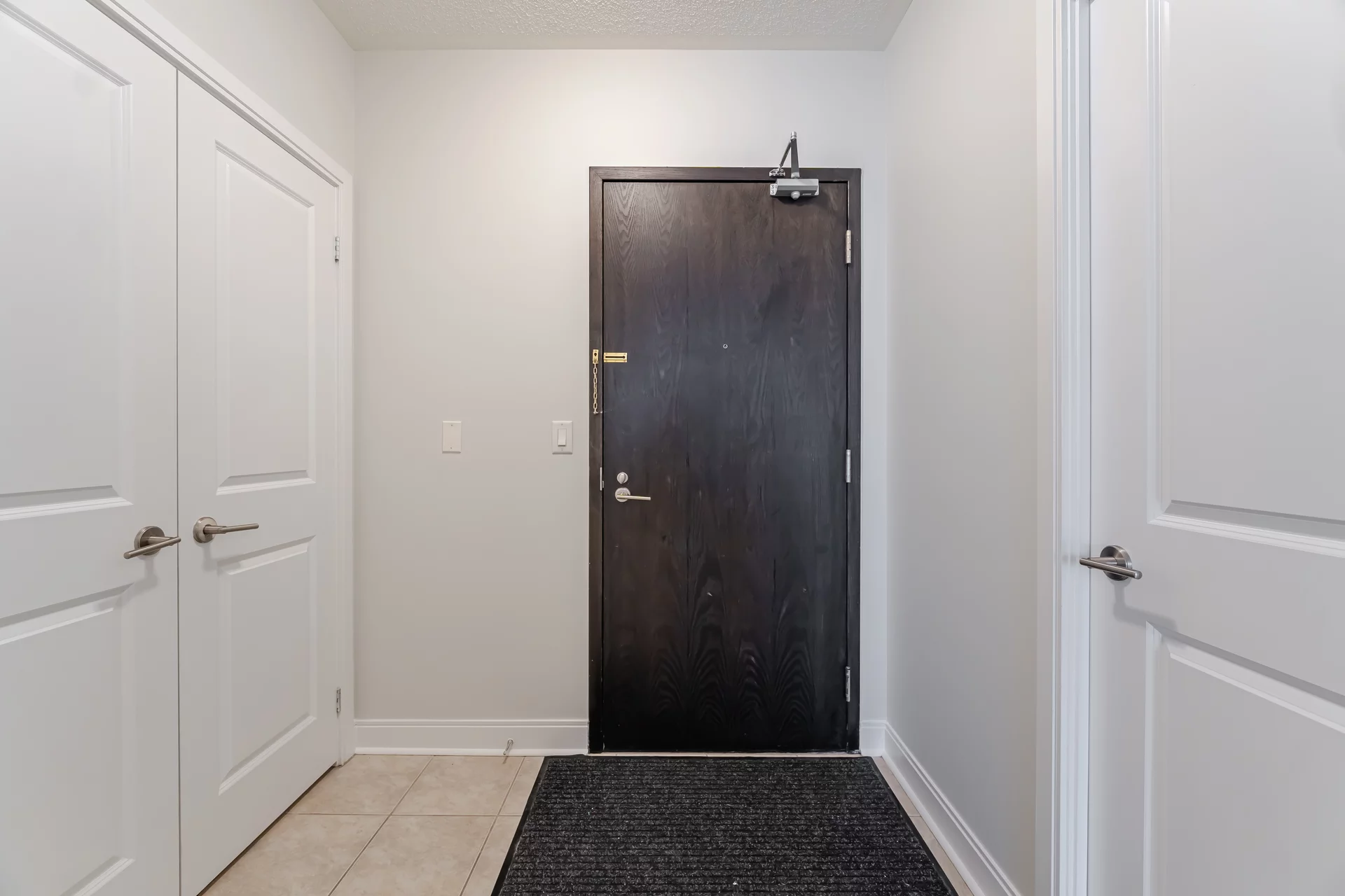 #709-18 Yorkville Avenue, Toronto - photo 7