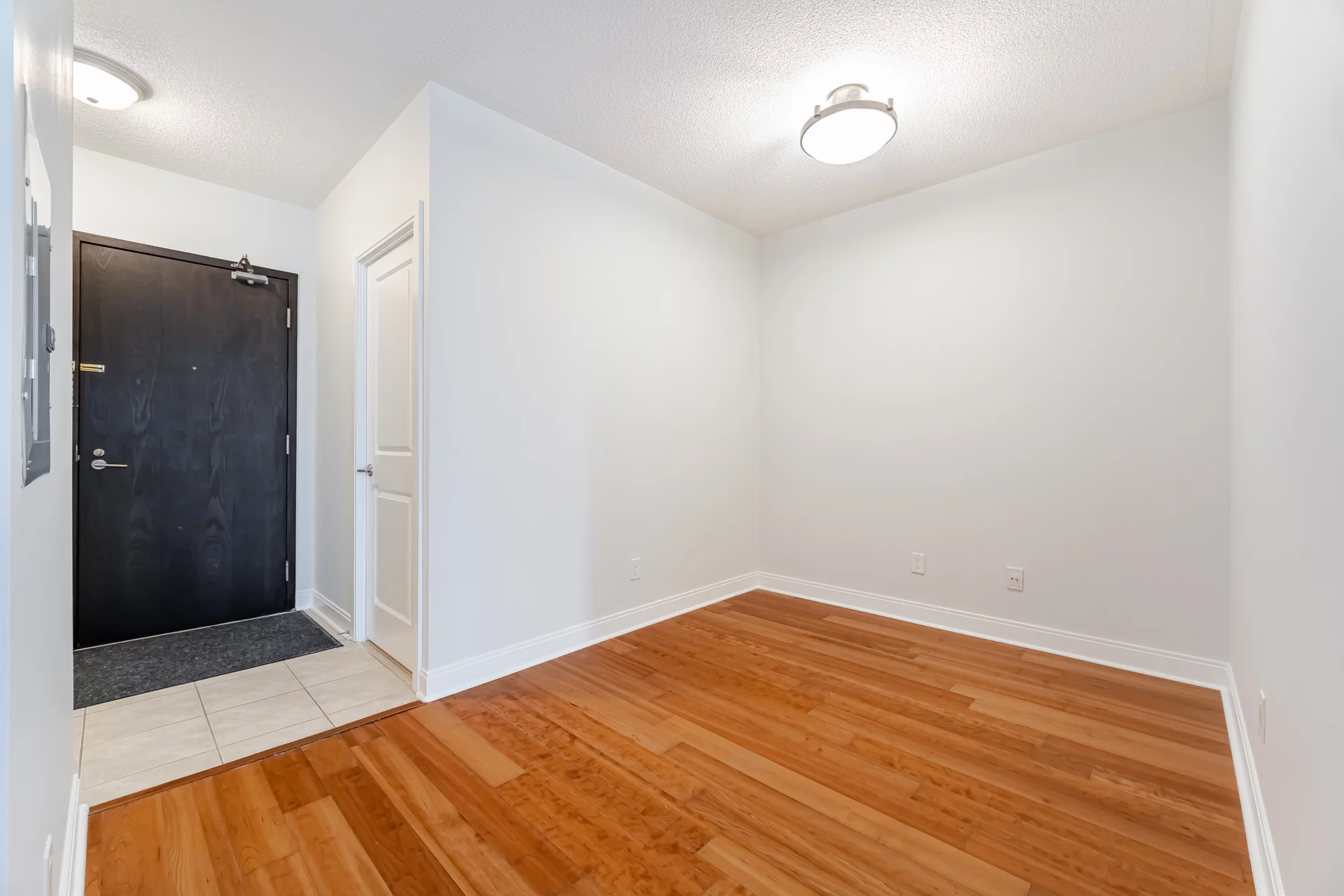 #709-18 Yorkville Avenue, Toronto - photo 9