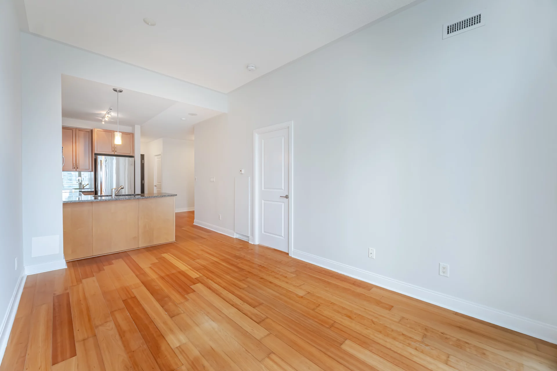 #709-18 Yorkville Avenue, Toronto - photo 16