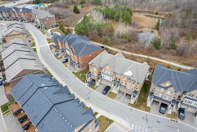 21 Graywardine Lane, Ajax - photo 3