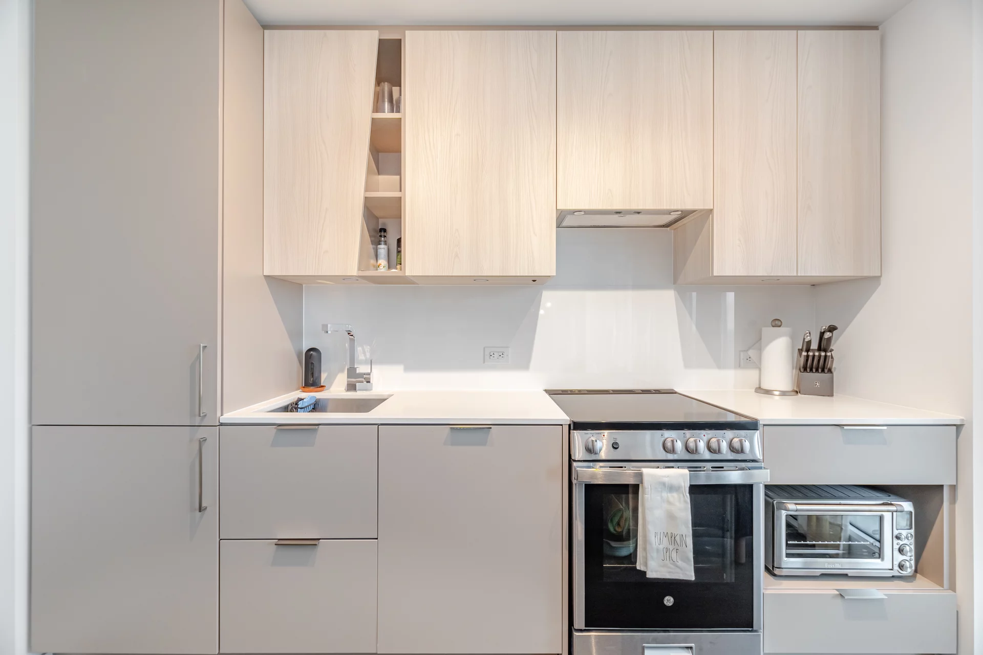 #1605-3900 Confederation Parkway, Mississauga - photo 13