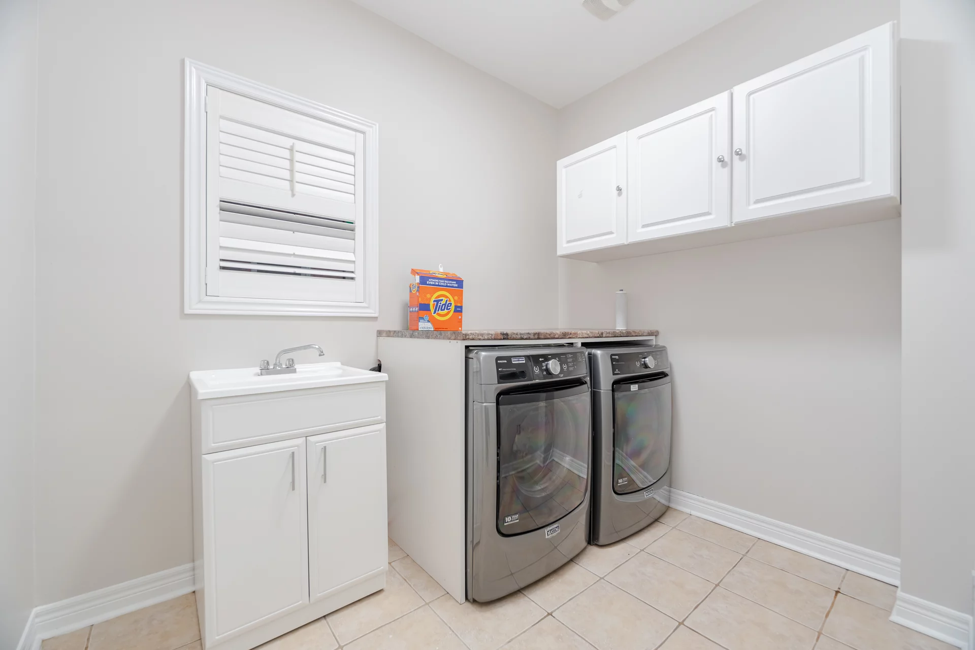 3164383