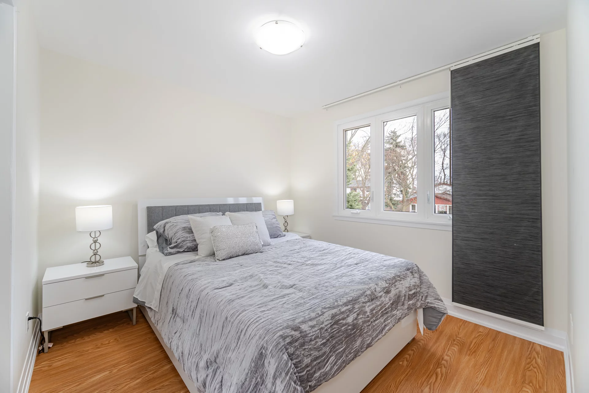3165761