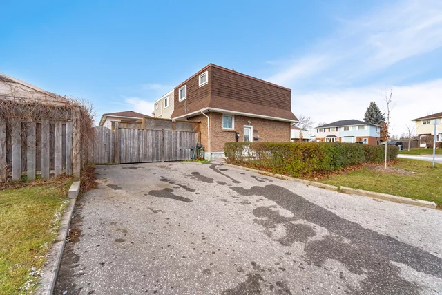 260 Kinmount Crescent, Oshawa - photo 4