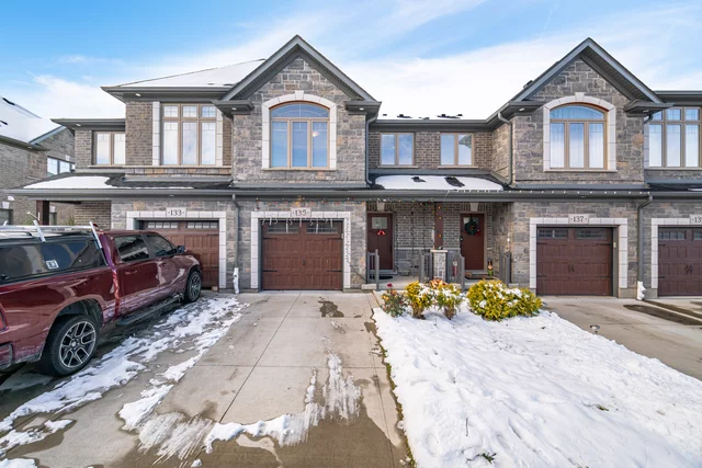 135 Hollybrook Trail, Kitchener - photo 2