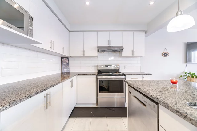 135 Hollybrook Trail, Kitchener - photo 8