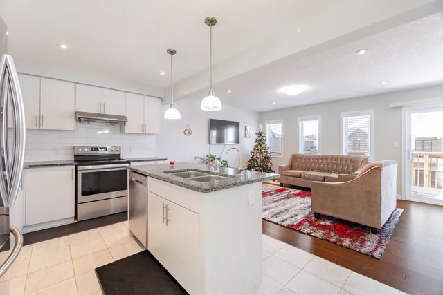135 Hollybrook Trail, Kitchener - photo 11