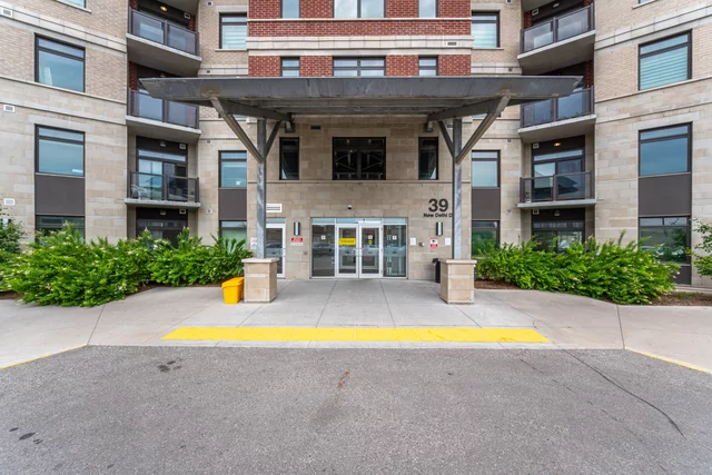 #317-39 New Delhi Drive, Markham - photo 2