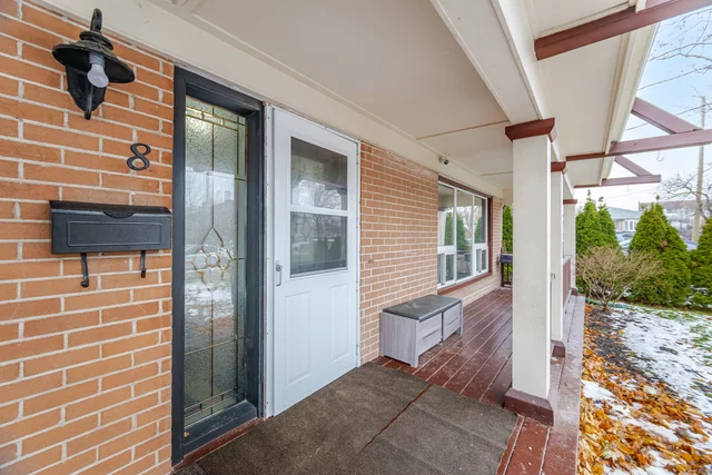 8 Garfield Crescent, Brampton - photo 4