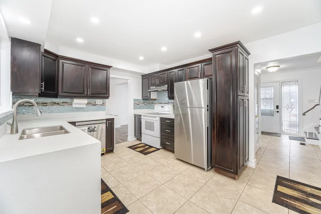 8 Garfield Crescent, Brampton - photo 11