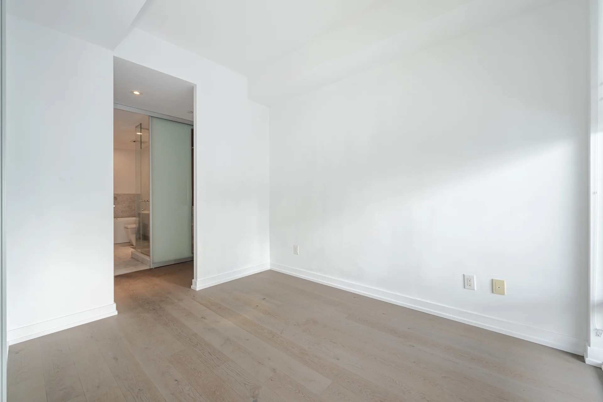 #2208-488 University Avenue, Toronto - photo 19