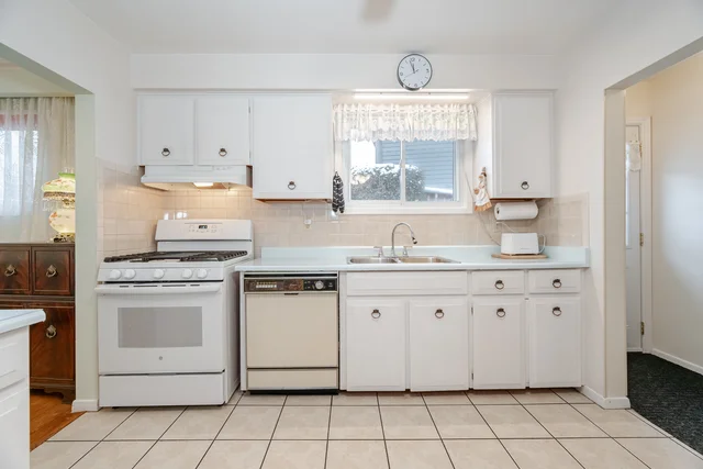2 Lewis Street, Georgetown - photo 19