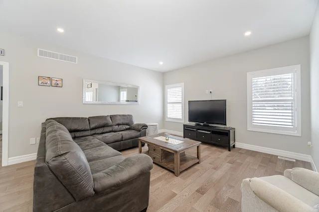 450 Rogers Road, Listowel - photo 15