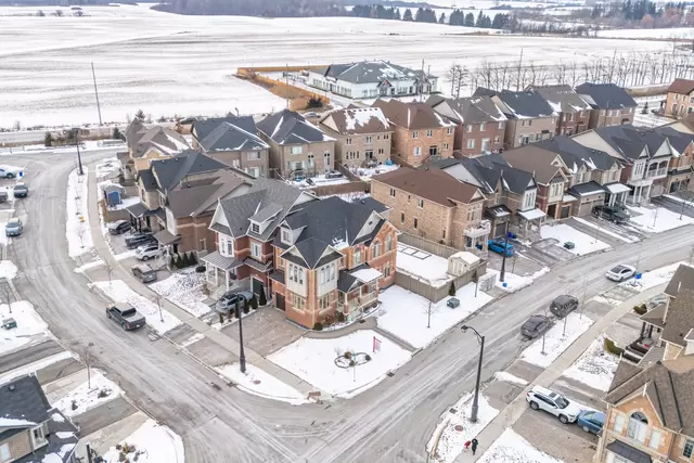 209 Kincardine Street, Vaughan - photo 2