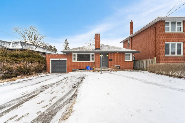 387 Mary Street North, Oshawa - photo 2