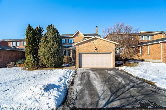 1615 Sir Monty's Drive, Mississauga - photo 2