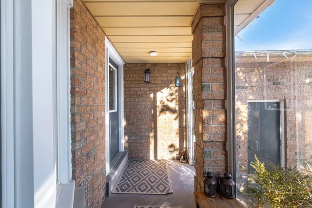 1615 Sir Monty's Drive, Mississauga - photo 7