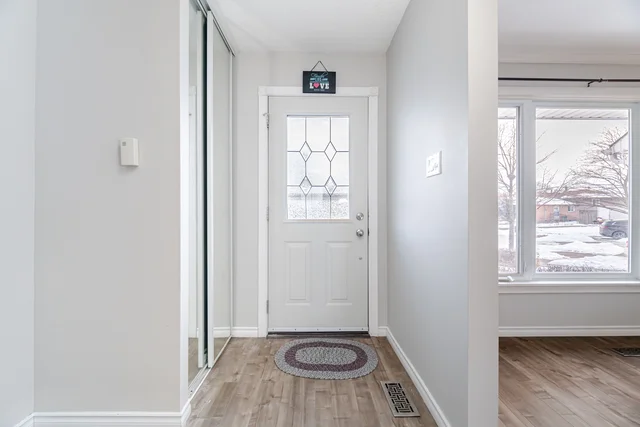43 Markham Crescent, Stoney Creek - photo 12