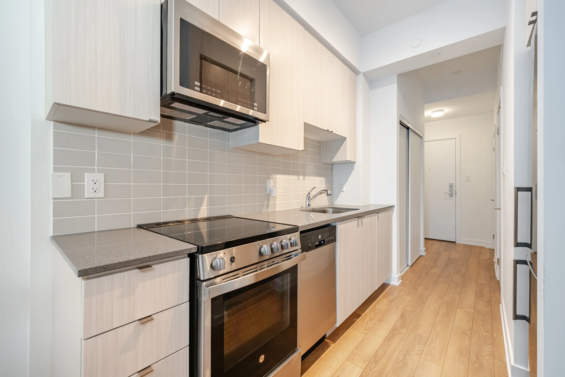 #715-2433 Dufferin Street, York - photo 11