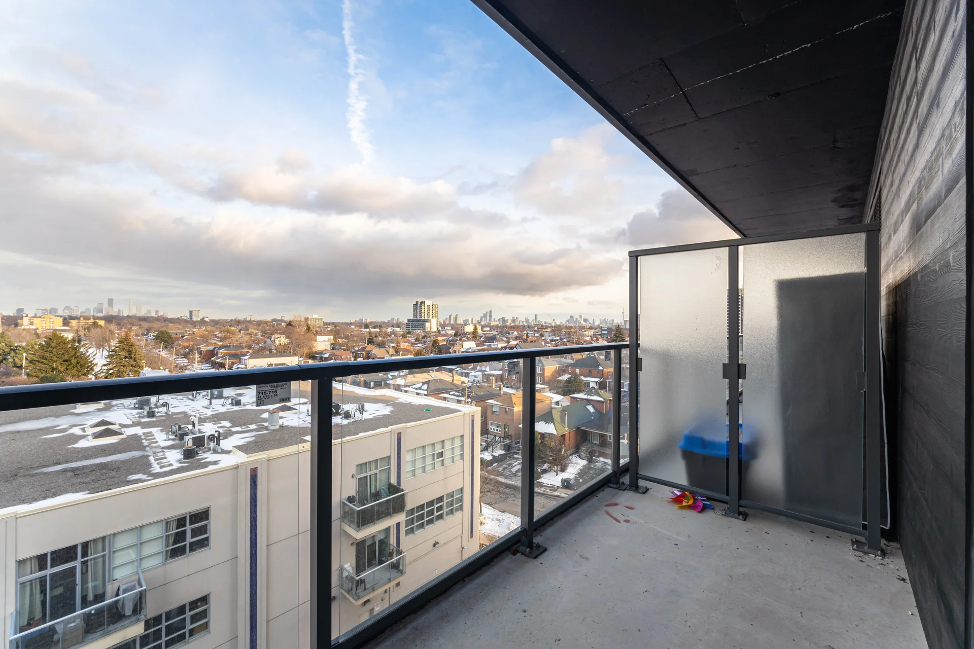 #715-2433 Dufferin Street, York - photo 27