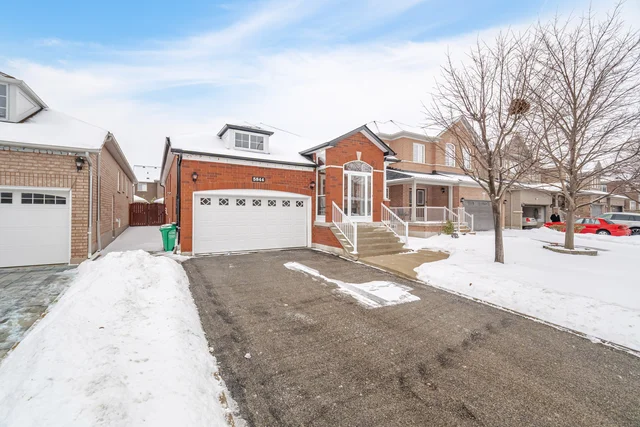 5844 Corinthian Trail, Mississauga - photo 3