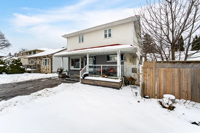 27 Brock Street, Ajax - photo 2