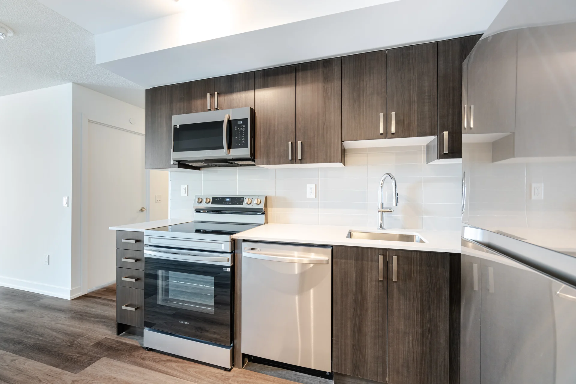 3221325