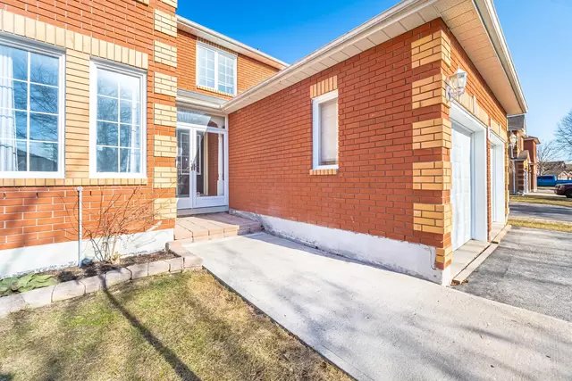 7 Holmes Crescent, Ajax - photo 8