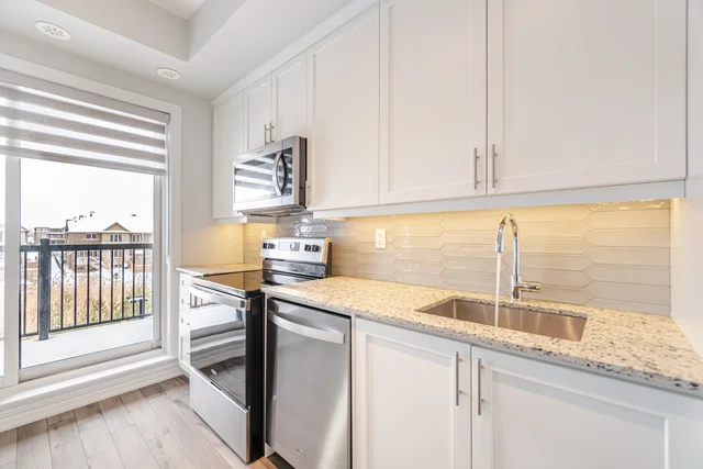 #305-349 Wheat Boom Drive, Oakville - photo 16