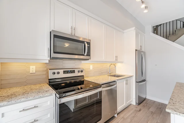 #305-349 Wheat Boom Drive, Oakville - photo 17