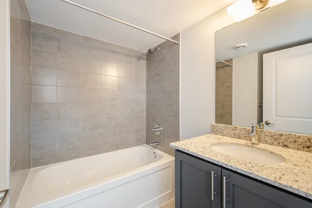 #305-349 Wheat Boom Drive, Oakville - photo 32