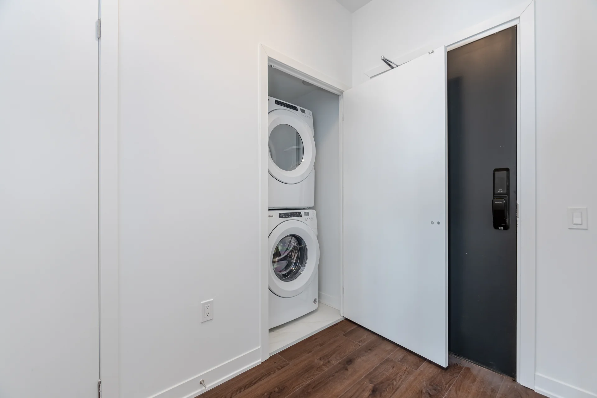 #212-395 Dundas Street West, Oakville - photo 23